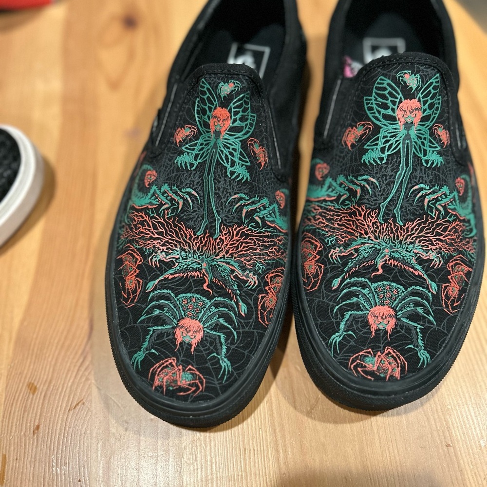 Vans size 10 glow in the dark “evil omen”